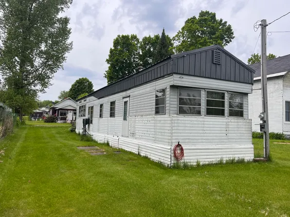 312 4th St, Goodman, WI 54125