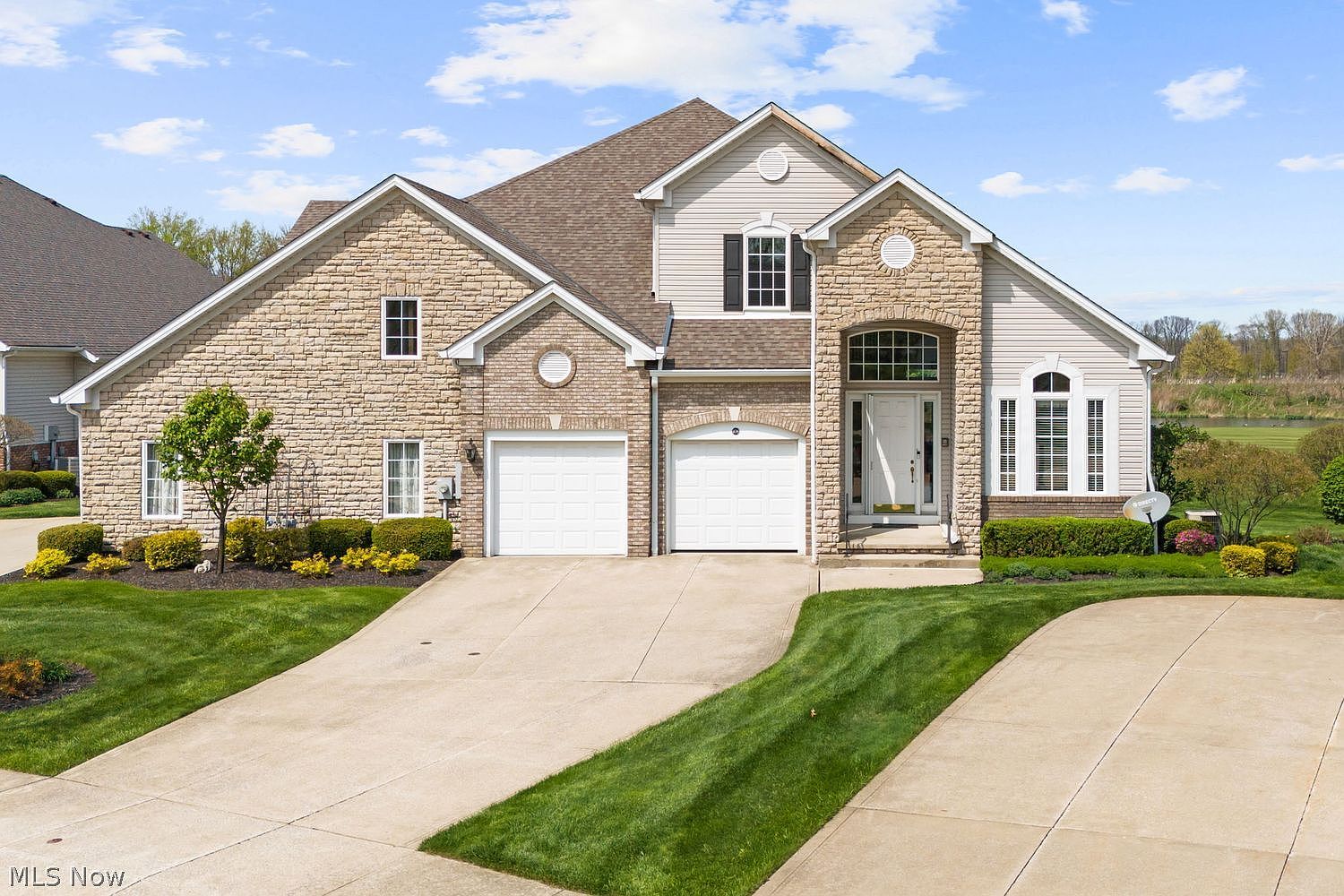 406 E Inverness Dr