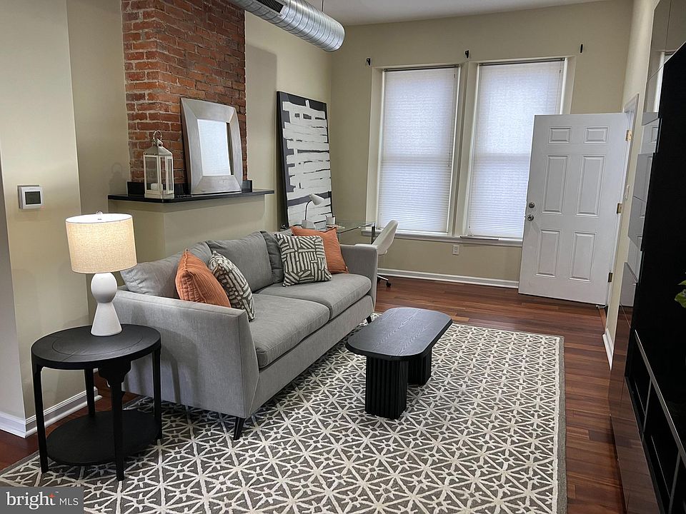 1st image of 802 Corinthian Ave #1
