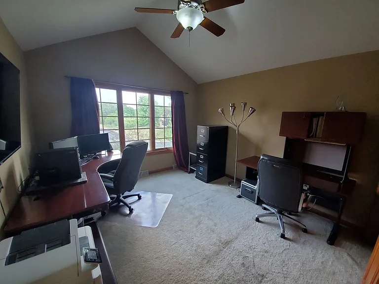 W150N7229 Paseo Ln — Photo 23