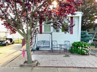 616 Mary Ann Dr, Huron, OH 44839