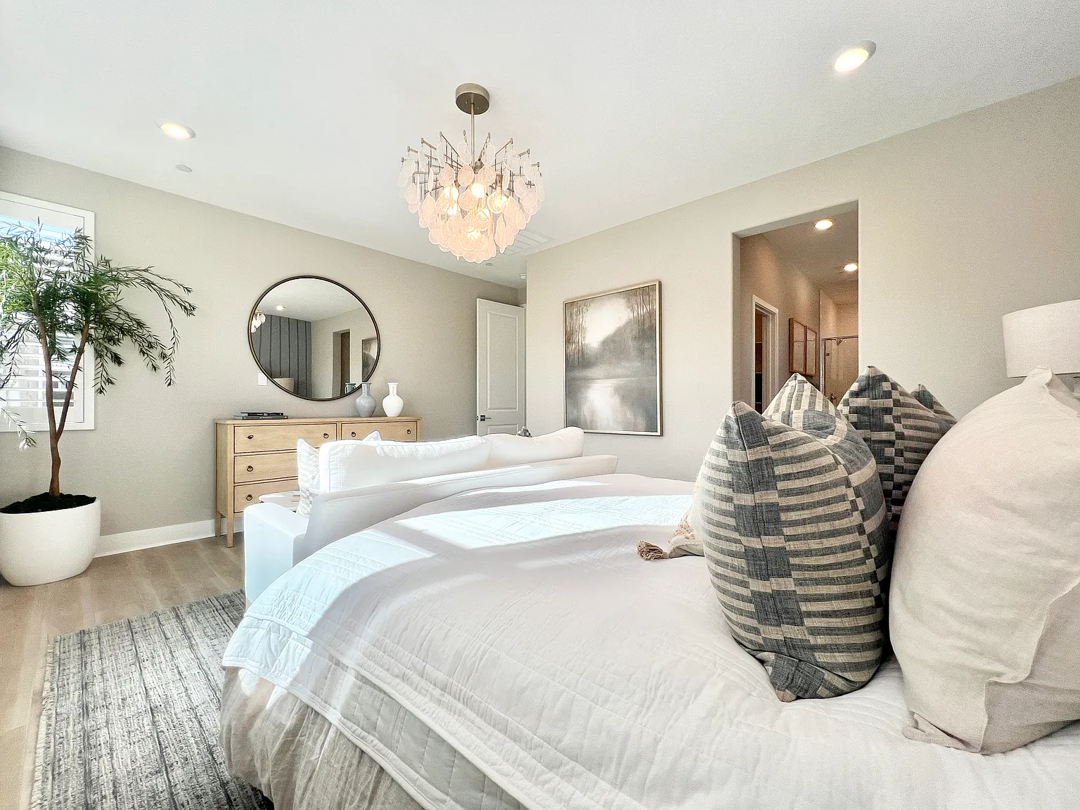 4 bed, 2.5 bath, 1974 sqft, $4,750 — Photo 3