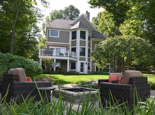 5068 Wildwinds Dr, Bay Harbor, MI 49770