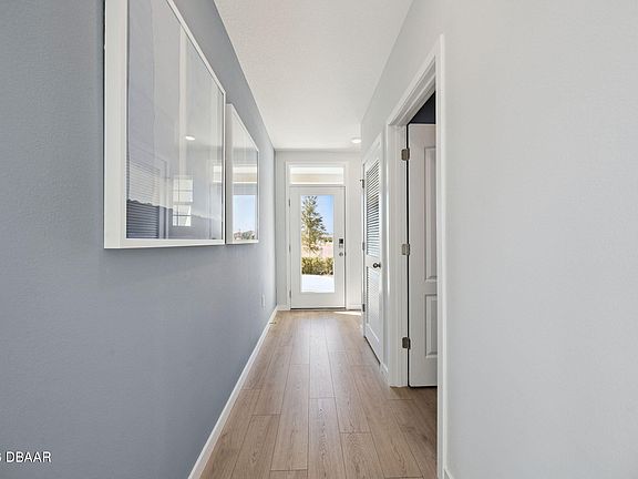 2nd image of 1012 Commons Way