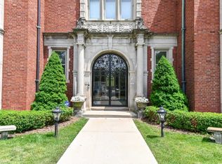 3316 N Lake Dr #3, Milwaukee, WI 53211