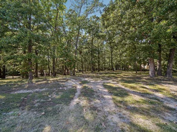 10710 S Nandina Ct, Jenks, OK 74037