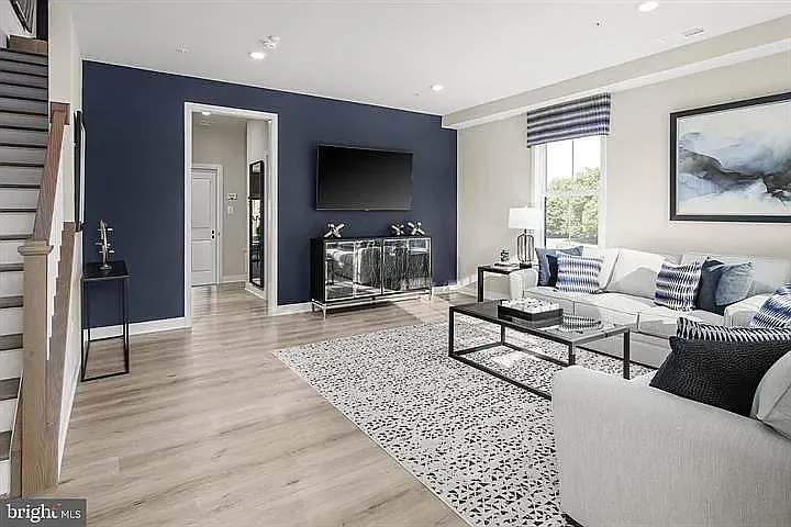 9011 Amelung St — Photo 3