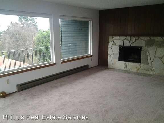 4th image of 11541 Greenwood Ave N APT 202