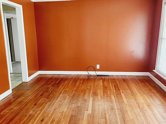 2nd image of 221 Lansbury Dr