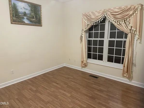 303 Rowe Rd, Chapel Hill, NC 27516
