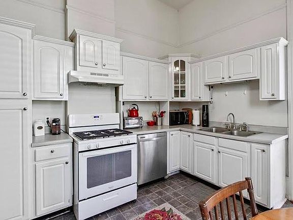 4th image of 2742 Saint Philip St
