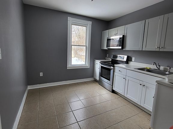 3rd image of 50 N 8th St #2