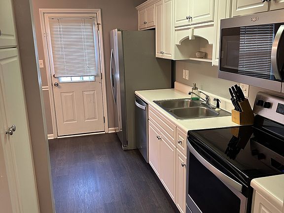 4th image of 554 Edgecliff Ln