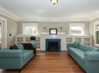 530 NE Laurelhurst Pl, Portland, OR