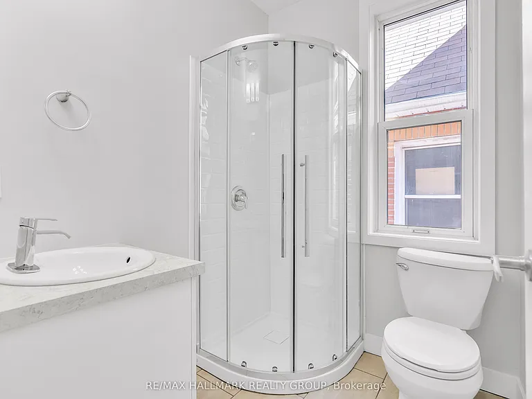 261 Somerset St E #3 — Photo 8