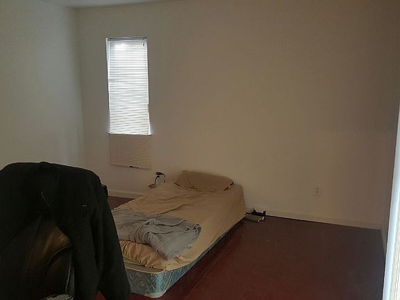 4th image of 3825 23rd Ave
