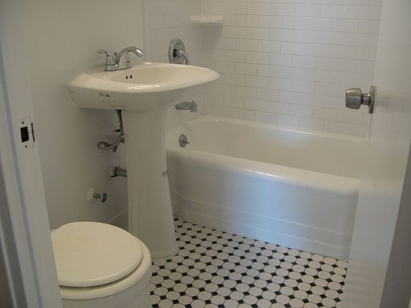 3rd image of 6260 99th St APT 1103