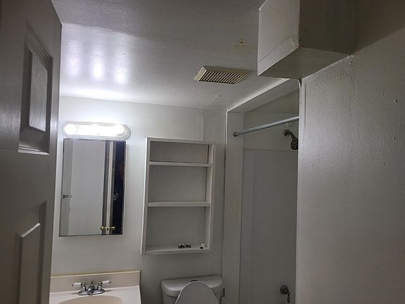 4th image of 912 Glennwood Ave NE #3