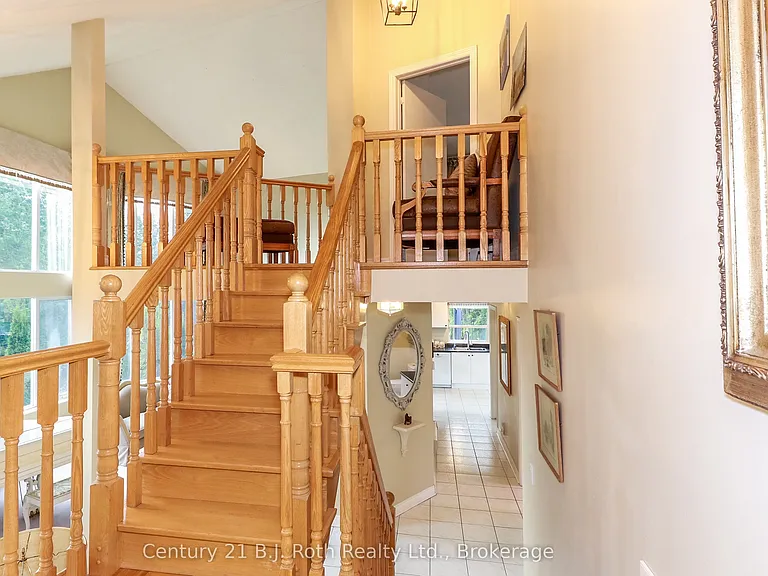 20 Grant Ave — Photo 8
