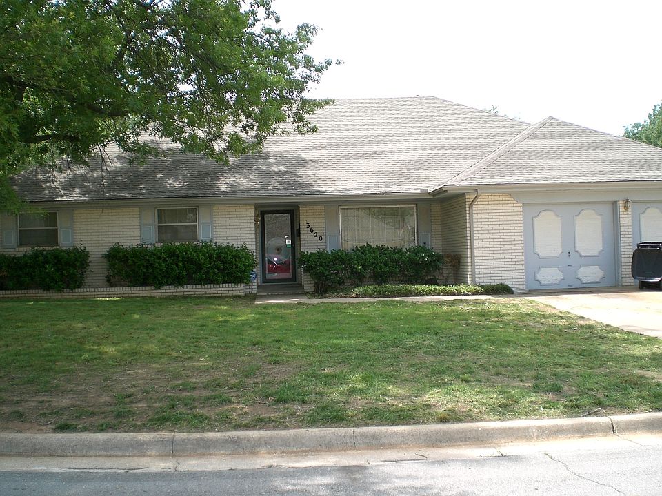 House faces north, Quiet street