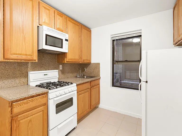 714 9th Ave #3A — Photo 3