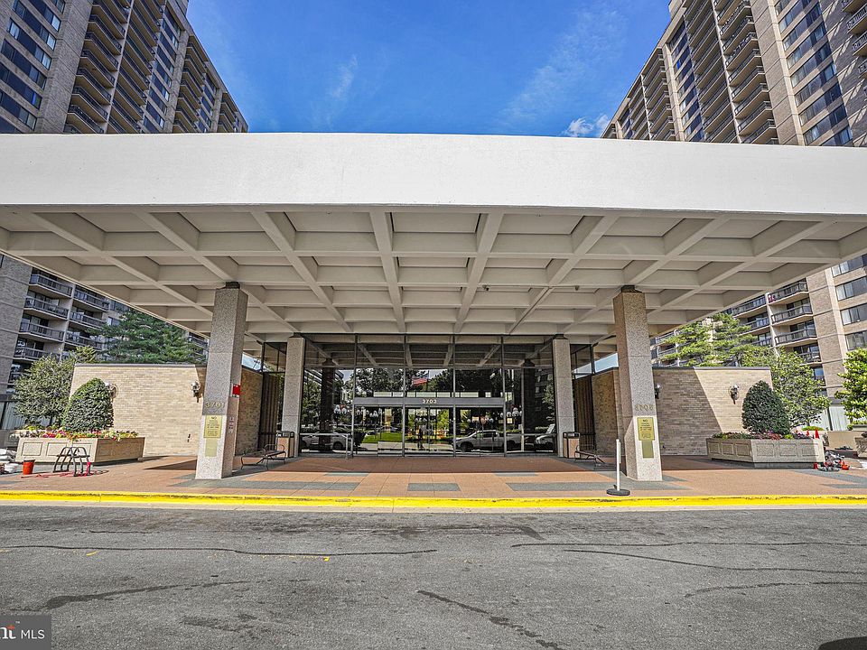1st image of 3705 S George Mason Dr APT 1502S