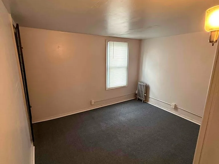 148 S Van Buren Ave — Photo 2