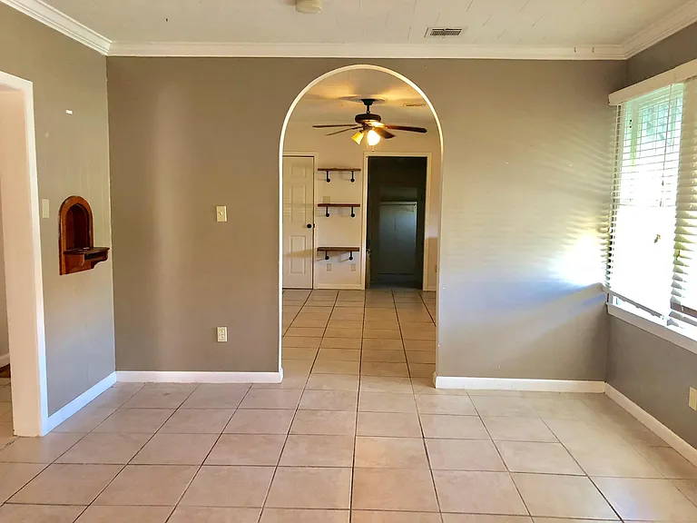 206 Jackson St — Photo 13