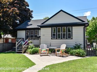 2549 N 63rd St, Wauwatosa, WI 53213