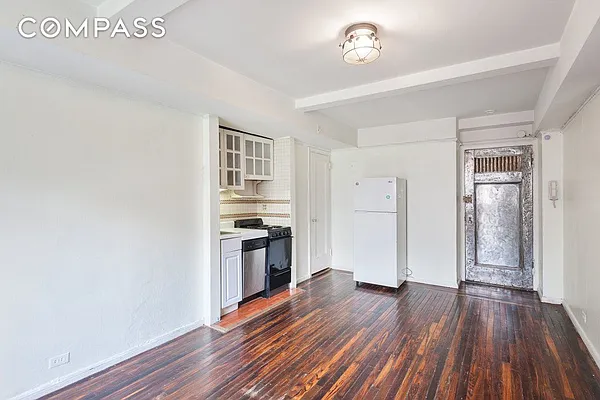 Rented by Compass | media 2
