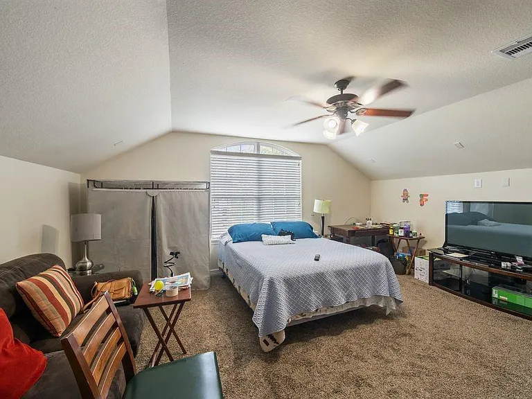 8819 Chaco Hill Ln — Photo 16