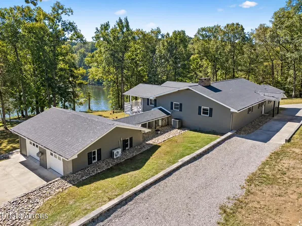 496 Shawnee Dr, Jacksboro, TN 37757