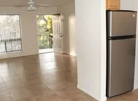 2 bed, 829 sqft, $1,209 — Photo 2