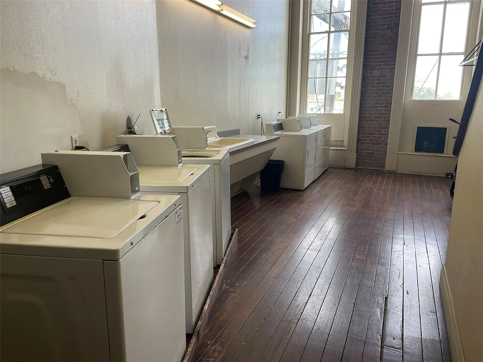1 bed, 1.0 bath, 29688 sqft, $1,600 — Photo 4