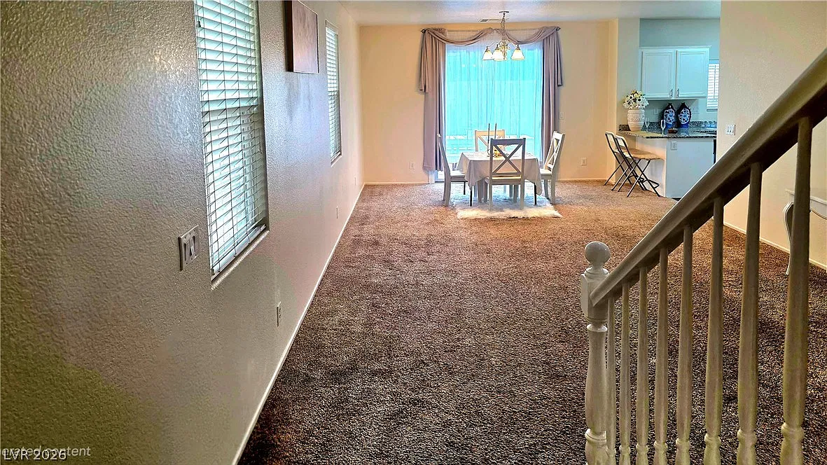 5 bed, 3.0 bath, 2045 sqft, $2,500 — Photo 4