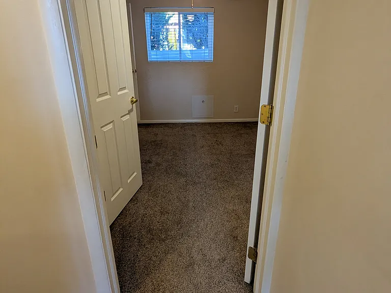 10730 S 455 E — Photo 15
