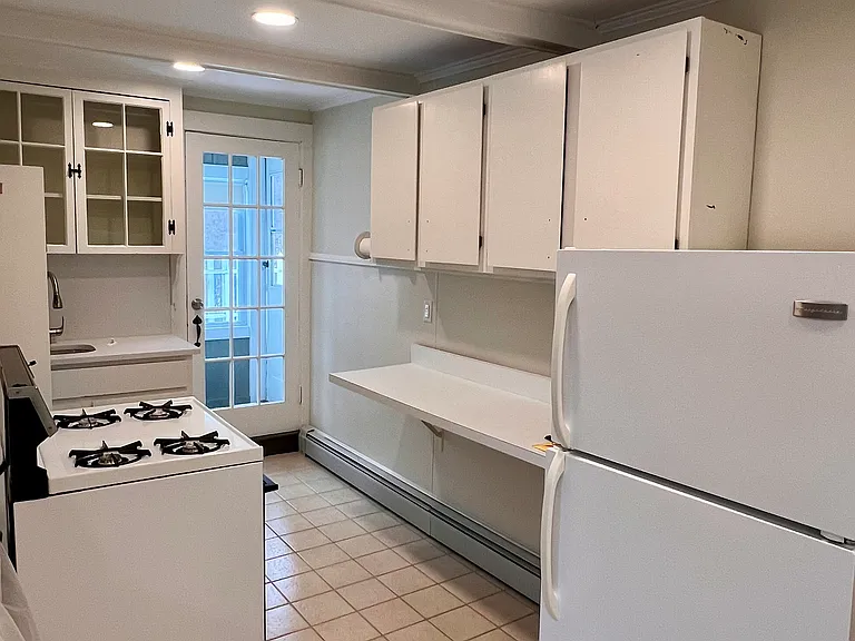 19 Irving St #3W — Photo 1