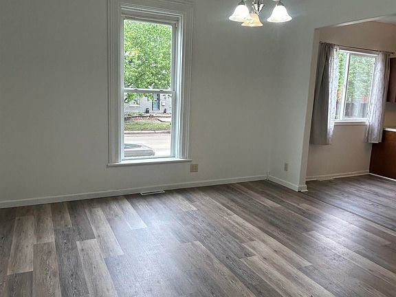 5th image of 504 4th St