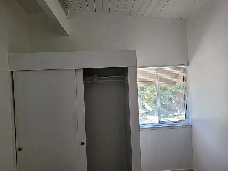 6835 N Pershing Ave — Photo 5