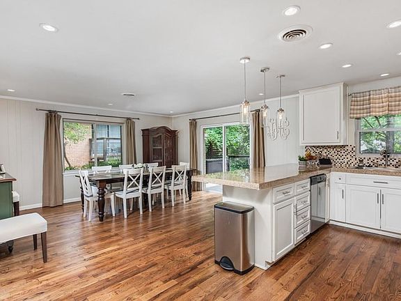 3rd image of 9818 Twin Creek Dr