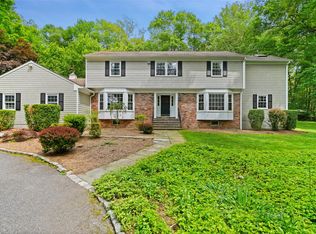 309 N Salem Rd, Waccabuc, NY 10597