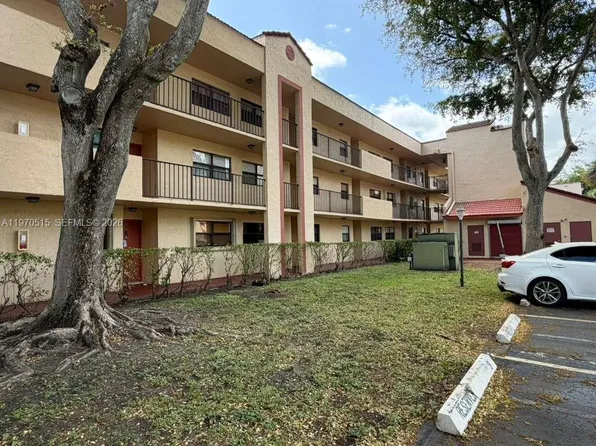 3400 Foxcroft Rd APT 107, Hollywood, FL 33025