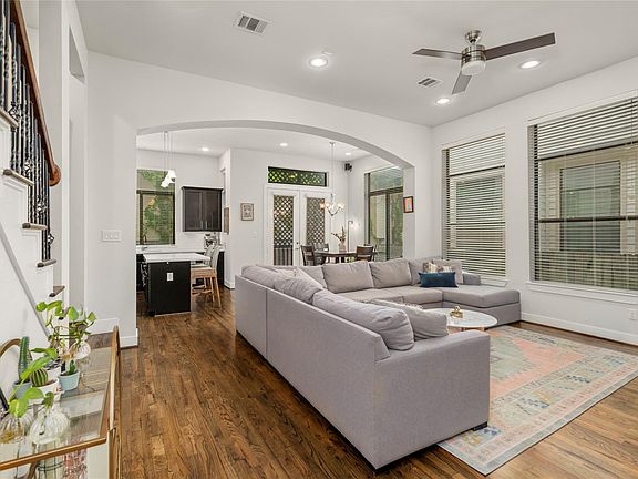 4th image of 2609 Riverside Dr Unit E