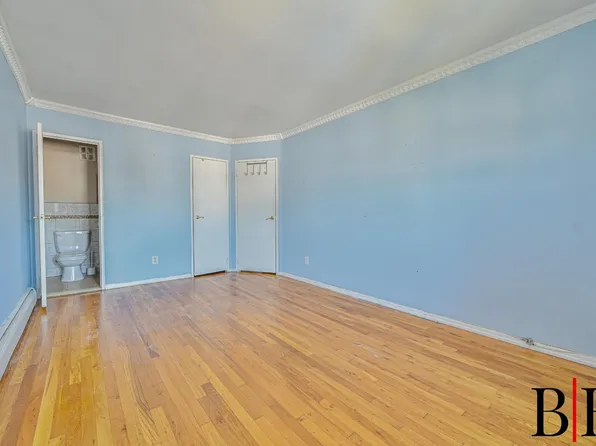 2078 Bergen Avenue image 9 of 25