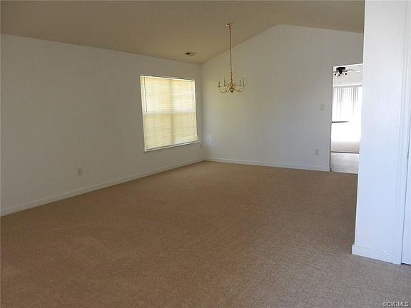 5th image of 601 Sidney St