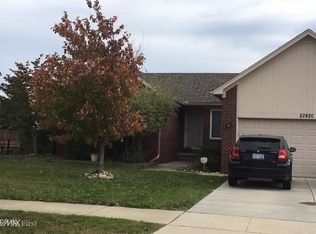 52430 Ford Ln, Chesterfield, MI 48047