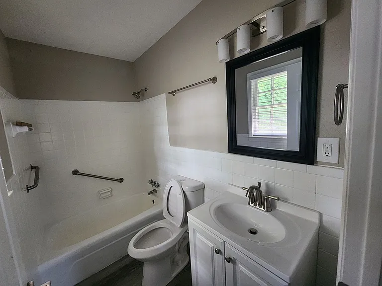 4524 Lasalle Dr — Photo 10