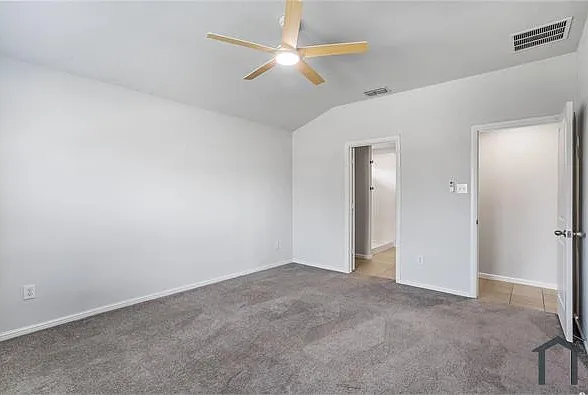424 Amory St — Photo 14