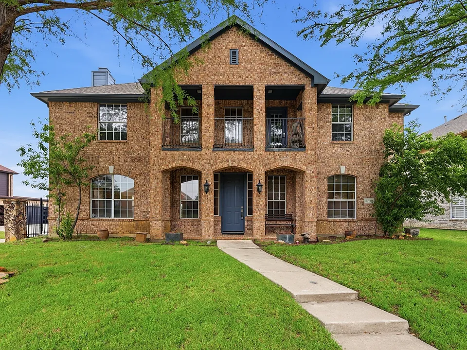 3705 Menard Dr