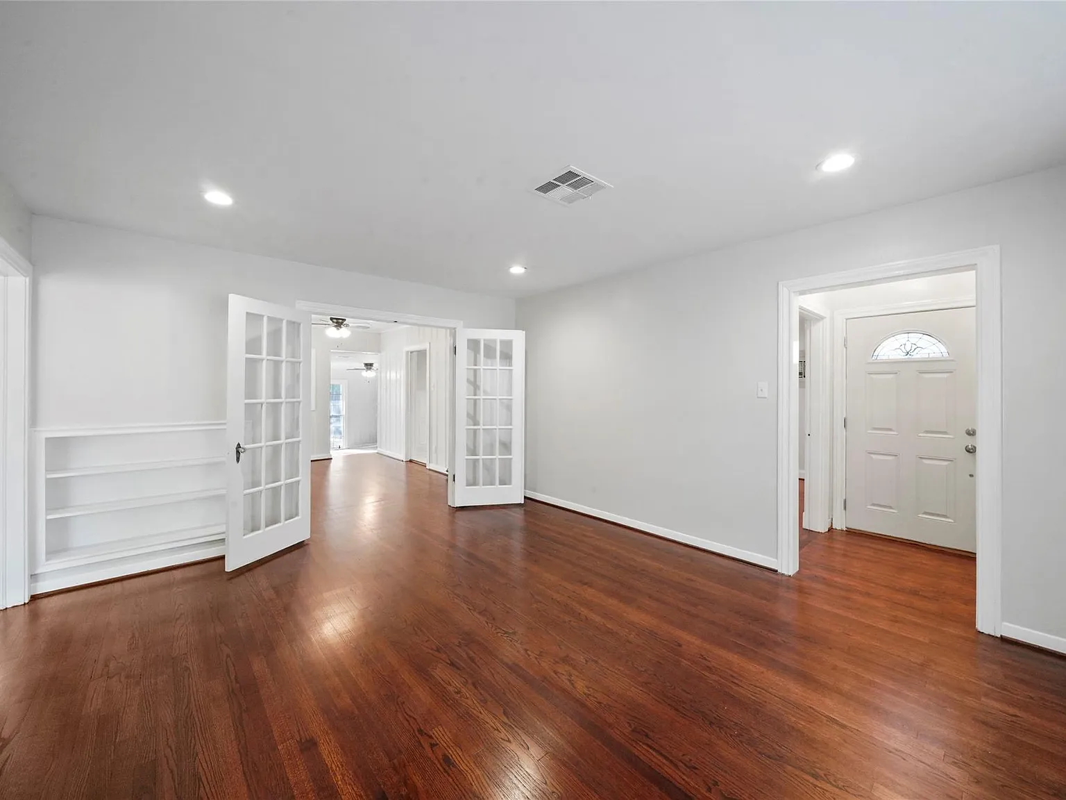 3 bed, 1.0 bath, 1595 sqft, $2,000 — Photo 4